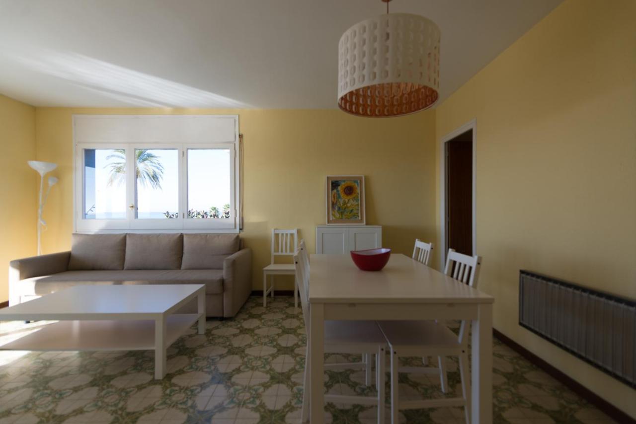 Apartamento En 1Era Linea Mar Con Terraza De 25M2 Castelldefels Ngoại thất bức ảnh