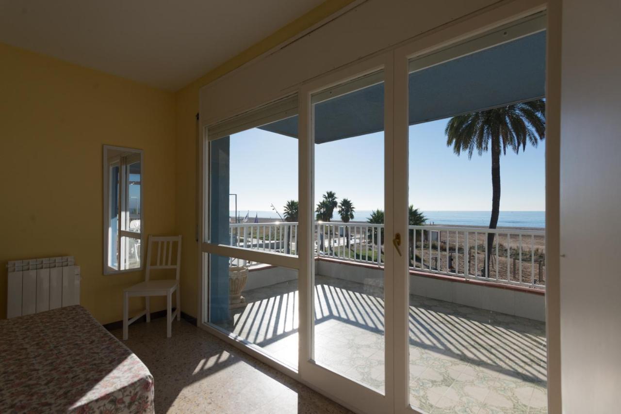Apartamento En 1Era Linea Mar Con Terraza De 25M2 Castelldefels Ngoại thất bức ảnh