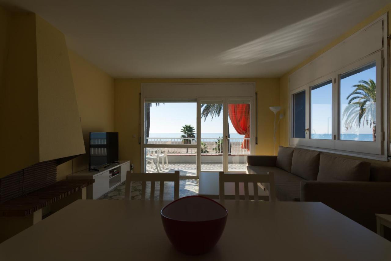 Apartamento En 1Era Linea Mar Con Terraza De 25M2 Castelldefels Ngoại thất bức ảnh